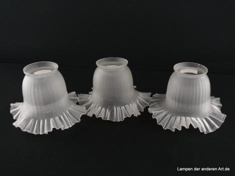 3-er Set Jugendstil Lampenschirm gebraucht, Glas grau satiniert, stilisierte Blüte, Zylinder mit leicht strukturierter Oberfläche, im Übergang zum fast waagerecht abstehenden Rand gerillt, Nostalgie Ersatzglas, D: ca.15m, H: ca.9cm, Glashalter 6cm
