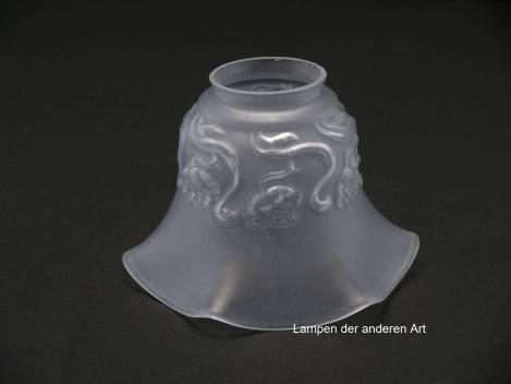 antiker Jugendstil Lampenschirm gebraucht, Glas satiniert, Wandung unterhalb der Schulter mit erhabenem Blumendekor, ausgestellter Rand sechsfach gekniffen, Nostalgie Ersatzglas,  Griffrand Ø6cm