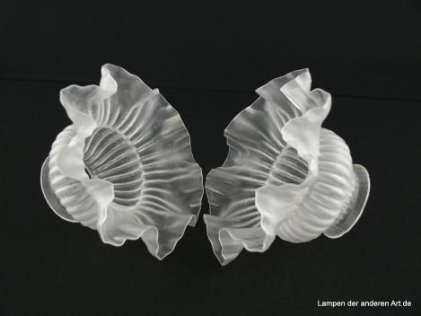 2-er Set Jugendstil Lampenschirm, Pärchen, gebraucht, Glas grau satiniert, stilisierte Blüte, zwiebelförmig eingeschnürte obere Wandungszone, waagerecht abstehender gekniffener Abschlussrand, Nostalgie Ersatzglas, leichte Gebrauchsspuren