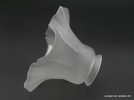 Jugendstil Lampenschirm gebraucht Blütenform satiniert grau,  D: 15cm H: 11cm , Griffrand 6cm liegend