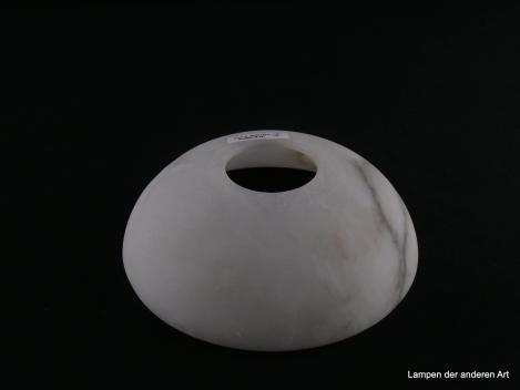 4-er Set Alabaster Lampenschalen gebraucht, weiß/grau, farblich zueinander passend aber verschieden marmoriert, Zustand - siehe Fotos, Nostalgie Ersatzschirm D: 16cm, H: 5cm, ohne Glashalter Griffrand, Loch 45mm, Schale 1