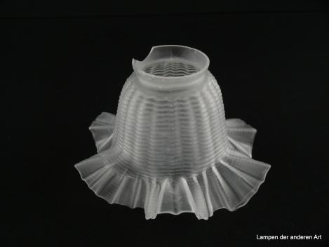 2-er Set Jugendstil Lampenschirm gebraucht, Glas grau satiniert, strukturierte Wandung, in Falten gelegter aufgezogener Abschlussrand, stilisierte Blüte, Nostalgie Ersatzglas, D: ca. 16cm, H: ca.9cm, Glashalter Griff 6cm, Detail Fehlstelle am Griffrand