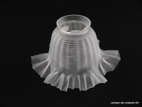 2-er Set Jugendstil Lampenschirm gebraucht, Glas grau satiniert, strukturierte Wandung, in Falten gelegter aufgezogener Abschlussrand, stilisierte Blüte, Nostalgie Ersatzglas, D: ca. 16cm, H: ca.9cm, Glashalter Griff 6cm, Detail Fehlstelle am Griffrand