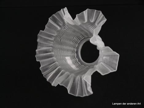 2-er Set Jugendstil Lampenschirm gebraucht, Glas grau satiniert, strukturierte Wandung, in Falten gelegter aufgezogener Abschlussrand, stilisierte Blüte, Nostalgie Ersatzglas, D: ca. 16cm, H: ca.9cm, Glashalter Griffrand 6cm, seitlich