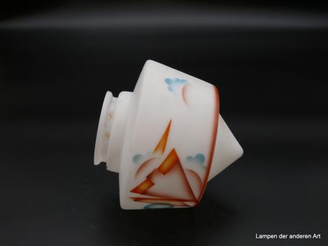 Art Deco Lampenschirm gebraucht,  opal weiß mit abstraktem Spritzdekor mit Motiven aus der Natur auf der konisch geformten Wandung und mit Ringlinie am Absatz zum spitz zulaufenden Dorn, Ersatzglas D: 16cm, H: 14cm, Griffrand 8cm liegend