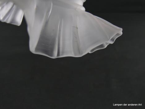 Jugendstil Lampenschirm gebraucht, Blütenform, Glas satiniert grau,   D: ca. 16cm, H: ca.11cm , Nostalgie Ersatzglas, Glashalterand Griffrand 6cm, herstellungsbedingte Glasrisse