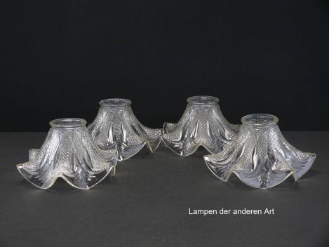 4-er Set Jugendstil Lampenschirm gebraucht, antik, Pressglas klar, ausgestellte reliefierte Wandung, geschwungener Abschlussrand, Nostalgie Ersatzglas, Glashalter Ø6cm, im Set
