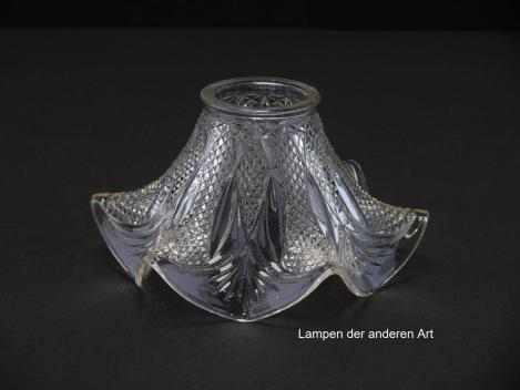 4-er Set Jugendstil Lampenschirm gebraucht, antik, Pressglas klar, ausgestellte reliefierte Wandung, geschwungener Abschlussrand, Nostalgie Ersatzglas, Glashalter Ø6cm, einzeln