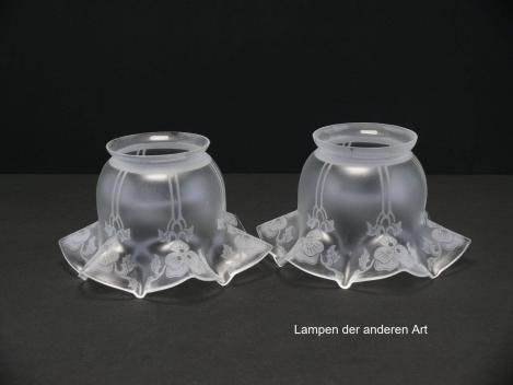 Preview: 2-er Set Jugendstil Lampenschirm gebraucht, antikes Glas satiniert, ausgestellter Rand, florale Ätzmotive umlaufend, Nostalgie Ersatzglas, Glashalter Ø8cm, stehend