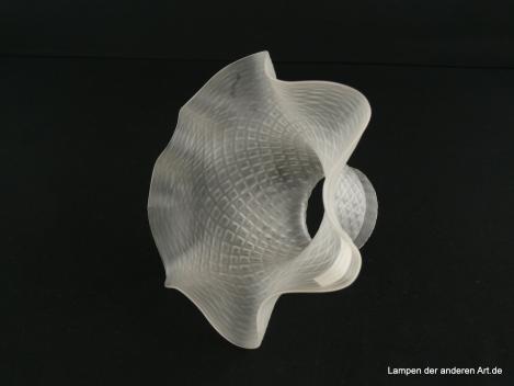 3-er Set Jugendstil Lampenschirm gebraucht, Glas grau satiniert, stilisierte Blüte, reliefierte Rhomben auf der zylindrischen Wandung, Nostalgie Ersatzglas, D: ca.17m, H: ca.10cm, Glashalter Griffrand 6cm, leichte Gebrauchsspuren, von innen