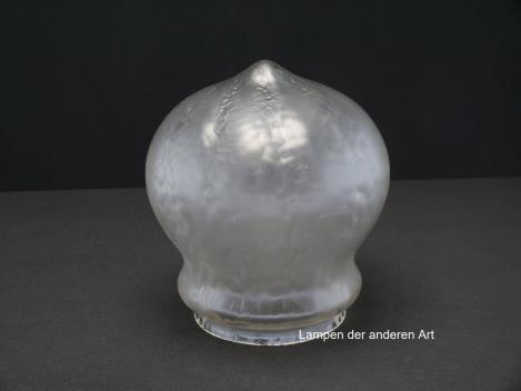 Jugendstil Lampenschirm gebraucht, Glas grau satiniert, Zwiebelturm, unterhalb der Schulter eingeschnürt, danach kugelförmig ausgeformt, Wandung genarbt, Nostalgie Ersatzglas, D: ca. 17cm, H: ca.20cm, Glashalter Griffrand 12,3cm