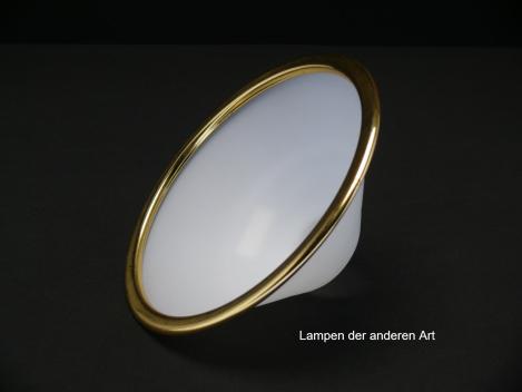 Preview: 3-er Set Lampenschirm gebraucht, Kegelform, opal weiß, Oberfläche satiniert, Metallrand goldfarben, Nostalgie Ersatzglas, D: ca.18cm, H: ca.7cm, Achtung kein Glashalter, Loch Øca.40mm, einzeln seitlich