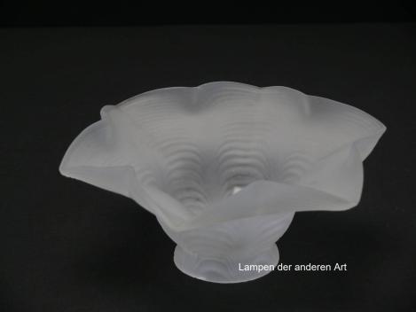 2-er Set antike Jugendstil Ersatzgläser, satinierter Grund, strukturierte Oberfläche, spitz zulaufende Blütenblätter, Kelch weit geöffnet, Glashalter 6cm, einzeln von unten
