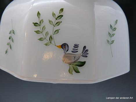 Jugendstil Lampenschirm, Glas weiß opal, handgemaltes Dekor, Naturmotive Zweige und Vogel mit Zweig, Ersatzglas, D: 18cm H: 11cm Griffrand : 6cm Detail Dekor