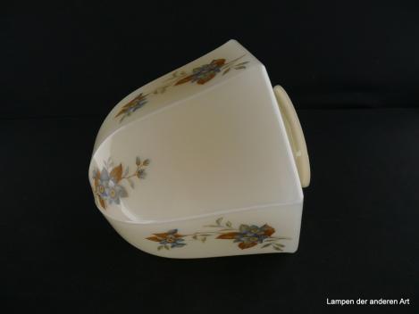Jugendstil Lampenschirm gebraucht, Glaskörper gelb umrankt von Blüten und floralen Elementen, Wandung gekantet, Nostalgie Ersatzglas, D: ca.21cm H: ca.19cm, Griffrand Glashalter 10cm, liegend