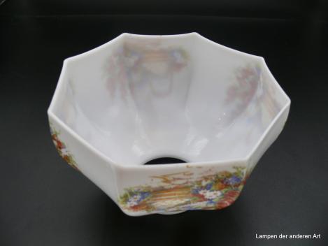Jugendstil Lampenschirm gebraucht, Glas opal weiß mit Blumendekor Blumengarten, D: 19cm, H: 13cm, Griff-Rand 8cm von innen