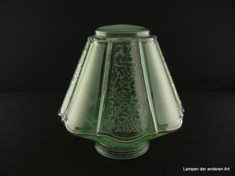 Art Deco Lampenschirm gebraucht, grünes Glas, facettiert angeordnete Glasflächen mit zwei wechselnden Oberflächen - durchgehend satiniert und Ätzdekor Eiskristalle, Ersatzschirm D: 22cm, H: 22cm, Glashalter Griffrand 10cm