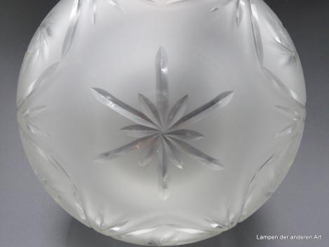 Jugendstil Lampenschirm, Kuppelschirm gebraucht grau satiniert mit Schliff Schleuderblume und Sternschlif D: 24cm H: 14cm Griffrand 20cm von oben