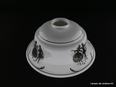 Jugendstil Lampenschirm gebraucht, Glas Schüsselform, Scherenschnittmotiv schwarz auf opal weißem Grund, galanter Herr umspielt seine angebetete Dame in vier dargestellten Episoden, Nostalgie Ersatzschirm für alte Lampen, Glashalterand Griffrand 6cm