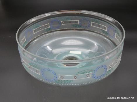 Jugendstil Lampenschirm gebraucht, satinierte flache Schulter, zylindrischer Teil Klarglas mit handgemaltem zartem Dekor in gedeckten Farben (eine kleine Stelle leichter Abrieb), Rand für Perlbehang, Nostalgieglas D: 26cm, H: 11cm, Griffrand 6cm von unten
