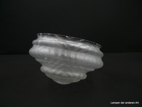 Jugendstil Lampenschirm gebraucht, alter originaler Ersatzschirm grau satiniert; gewolkter Grund, Wandung mehrfach eingeschnürt, fast spitz zulaufend, Nostalgieglas D: 26cm, H: 16cm, Griffrand 25cm liegend