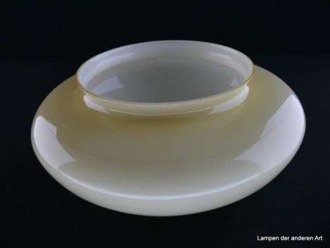 Jugendstil Lampenschirm gebraucht, pilzförmiger Glaskörper, geschlossener elfenbeinfarbener Kuppelschirm, abgeflachte Halbkugelform, Nostalgie Ersatzglas D: ca.26cm, H: ca.11cm, Griffrand Glashalter 16cm, von oben