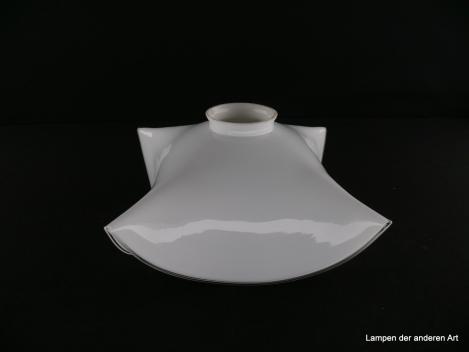Jugendstil Lampenschirm gebraucht, Glas weiß glänzend, Quadrat, Seitenwände halbrund und nach innen gewölbt, durchsichtiger Glasfaden als Abschluss, Nostalgie Ersatzglas D: 28cm, H: 12cm, Glashalter Griffrand 6cm