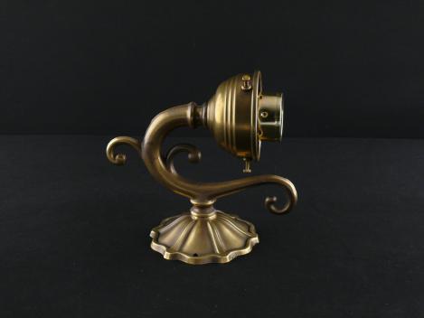 Kleine verspielte Wandlampe mit floralen Elementen aus dem Jugendstil, detailreicher hochwertiger Messingguss mit heller  Patina, Fassung E27/40W, Höhe: 15cm, Breite: 10cm