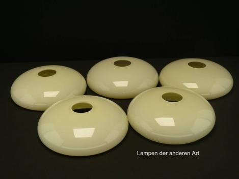 5-er Set Art Deco Lampenschale gebraucht, Glas, elfenbeinfarben, glatte glänzende Oberfläche, Nostalgie Ersatzglas D: ca.22cm, H: ca.6cm, ohne Glashalter Griffrand, Loch ca. 45mm