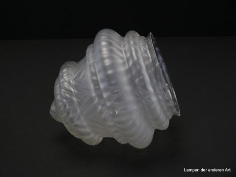 Jugendstil Lampenschirm gebraucht satiniert grau, Zapfen mit mehreren Einschnürungen, Nostalgie Ersatzglas für alte Lampen, D: ca.18cm, H: ca.17cm, Griffrand Glashalter gemessen 12,5cm, seitlich
