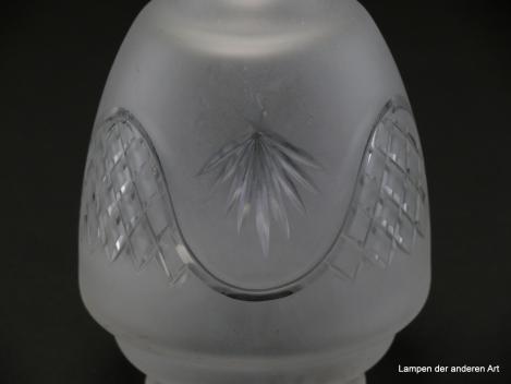 3-er Set Jugendstil Lampenschirm gebraucht, Glas satiniert, Zapfenform, umlaufender Kerbschliff als geometrische Formen und Fächer, final Sternschliff am getrepptem Schlussteil, Nostalgie Ersatzschirm, D: ca.12cm, H: ca.16cm, Griffrand 8cm, Detail Schliff