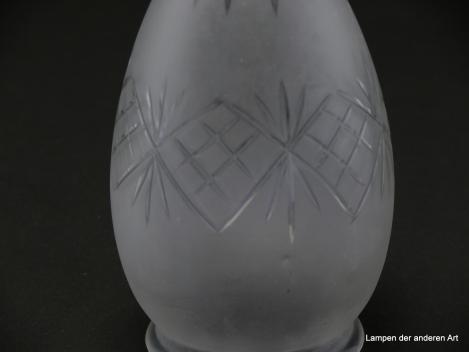 Jugendstil Lampenschirm gebraucht, 3-er Set, Zapfenform, Glas grau satiniert mit Schliffdekor, final Strahlen, umlaufend Rautenband, Nostalgieglas, Ersatzschirm, D:  ca.10cm, H: ca. 16cm, Glashalter Griffrand 8cm, Detail Schliffdekor