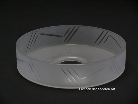 Preview: antikes 3-er Set, Art Deco Lampenschalen gebraucht, grau satiniert, leichte Kratzer in der Satinierung, dezentes Schliffdekor, Nostalgie Ersatzschirm, Loch 45mm, von unten