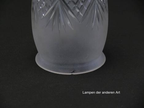 Preview: Rarität! - antikes 2-er Set, Jugendstil Lampenschirm gebraucht, grau satiniert, schlanke Zapfenform mit Schliffdekorband, Strahlenschliff in der Spitze, Nostalgie Ersatzschirm für alte Lampen, Glashalter Griffrand Ø10cm, Detail Chip am Griffrand