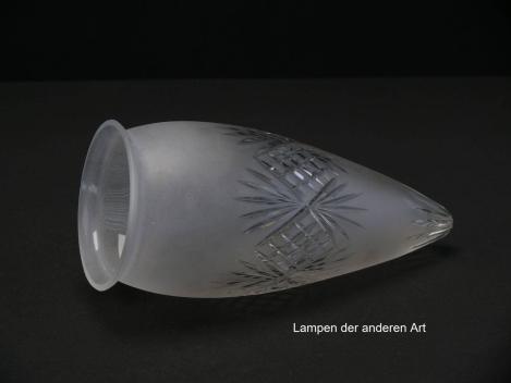 Preview: Rarität! - antikes 2-er Set, Jugendstil Lampenschirm gebraucht, grau satiniert, schlanke Zapfenform mit Schliffdekorband, Strahlenschliff in der Spitze, Nostalgie Ersatzschirm für alte Lampen, Glashalter Griffrand Ø10cm, einzeln liegend