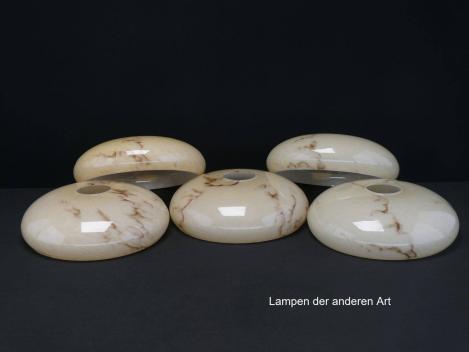 5-er Set Art Deco Lampenschalen, gebraucht, hellgelb-braun marmoriertes Glas, innen weiß, farblich zueinander passend aber verschieden marmoriert, glatte Oberfläche, Nostalgie Ersatzglas für alte Lampen D: ca.20cm, H: ca.6,5cm, Loch 45mm