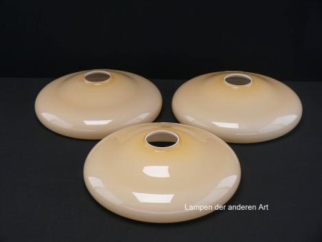 Preview: 3-er Set Art Deco Lampenschale gebraucht, Glas, gelb, glatte glänzende Oberfläche, Ersatzglas für alte Lampen, D: ca.33cm, H: ca.6,5cm, Loch ca. 45mm, besondere Wölbung der Wandung, von oben