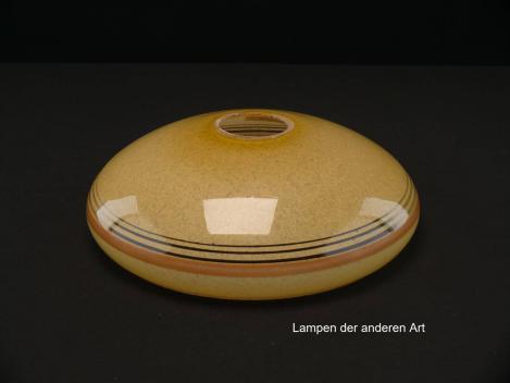 Preview: 3-er Set Art Deco Lampenschale gebraucht, Glas, gelb, außen glatte glänzende Oberfläche, innen weiße Pinselstruktur, Ringlinien durchsichtig und eine in orange am Rand, Nostalgie Ersatzglas für alte Lampen, Loch Ø45mm, einzeln