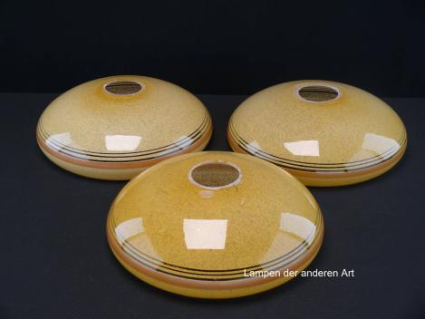 3-er Set Art Deco Lampenschale gebraucht, Glas, gelb, außen glatte glänzende Oberfläche, innen weiße Pinselstruktur, Ringlinien durchsichtig und eine in orange am Rand, Nostalgie Ersatzglas für alte Lampen, Loch Ø45mm