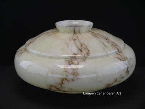 Preview: Art Deco Lampenschirm gebraucht, geschlossenes Glas, elfenbeinfarbener Grund, marmorartig mit braunen Adern durchzogen, bauchiger Kuppelschirm, Nostalgie Ersatzglas für alte Lampen, D: ca.33cm, H: ca.17cm, Glashalter Griffrand Ø10cm, von unten