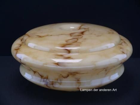 Art Deco Lampenschirm gebraucht, geschlossenes Glas, elfenbeinfarbener Grund - marmorartig mit braunen Adern durchzogen, Kuppelschirm, geschnürte Mitte, Loch für Quaste unten Ø6mm, D: ca.30cm, H: ca.15cm, Glashalter Griffrand Ø10cm