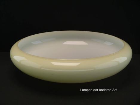 Preview: Art Deco Lampenschale gebraucht, Glas, elfenbeinfarben, glatte glänzende Oberfläche, Nostalgie Ersatzglas, D: ca.40cm, H: ca.10cm, ohne Glashalter Griffrand, Loch Ø45mm - gemessen 48mm, Öffnung oben Ø34,5cm, von unten