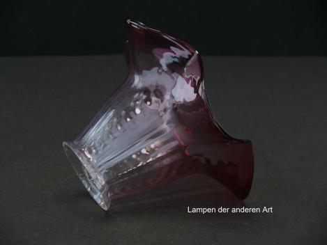 Preview: Jugendstil Lampenschirm gebraucht, antik, Klarglas, sanft gebogter roter Abschlussrand, Nostalgie Ersatzglas D: ca.15cm, H: ca.10cm, Glashalter Griffrand ø6cm - gemessen 5,7cm, seitlich