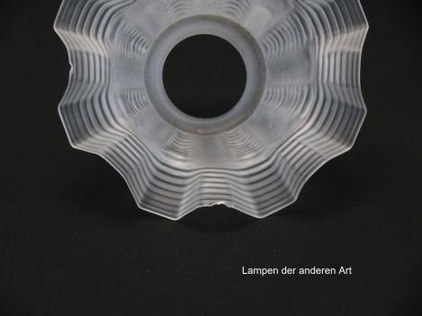 2-er Set Jugendstil Lampenschirm gebraucht, stilisierte Blüte, gerillter Abschlussrand, Nostalgie Ersatzglas, D: ca.15cm, H: ca.9cm, Glashalter Griffrand Ø6cm, Detail Rand