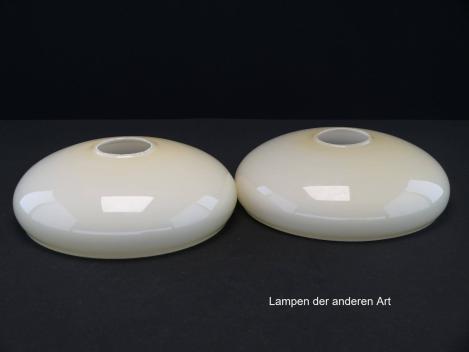 2-er Set Art Deco Lampenschale gebraucht, Glas, hellgelb außen, weiß innen, glatte glänzende Oberfläche, Nostalgie Ersatzglas, D: ca.20cm, H: ca.6,5cm, ohne Glashalter Griffrand, Loch  Ø45mm