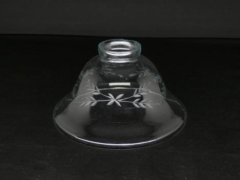 Jugendstil Lampenschirm gebraucht, gedrungene Glockenform, Klarglas mit umlaufend geschliffenen zarten Blattranken in der mittleren Wandungszone, Nostalgie Ersatzschirm D: 16cm, H: 9cm, Glashalter Griffrand Sondergröße 5cm
