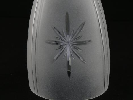 Jugendstil Lampenschirm gebraucht, Olivenform, geschliffene Sterne und parallel verlaufende Kerben zwischen satiniertem Grund, Nostalgie Ersatzschirm D: 9,5cm, H: 13cm, ohne Glashalter Griffrand Loch 28mm, nur E14/Bajonett, Detail Schliff