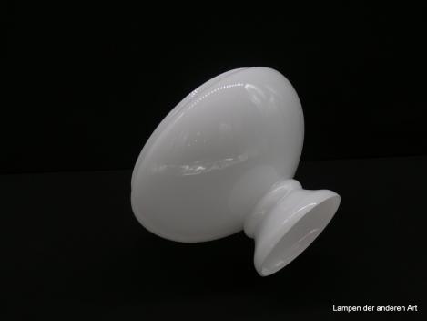 Vestaschirm für Petroleumleuchten opal weiß Auflagering 190mm D: 21cm, H: 15cm Durchmesser unten aussen für Auflagering gemessen 187mm liegend