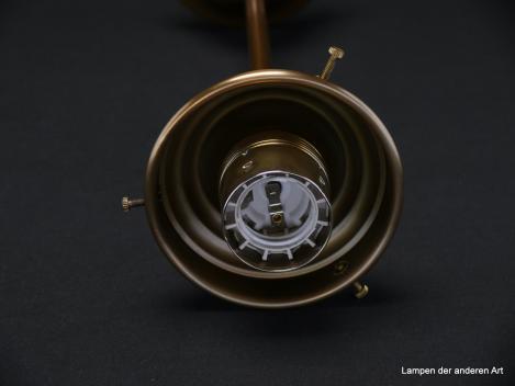Jugendstil Stableuchtengestell aus Messing goldbraun patiniert 1xE27/40W, Detail Fassung