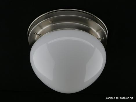 Kleine Deckenleuchte aus vernickeltem Messing mattiert mit weißem Kuppelschirm 1xE27/40W